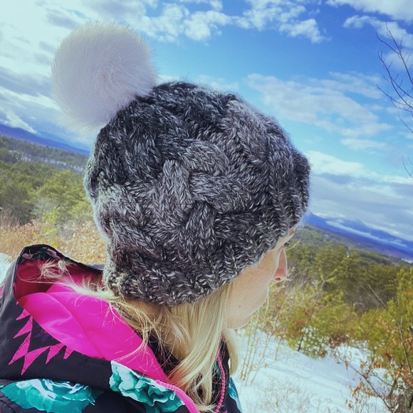 Women’s Cable Knit Beanie - Picture 1 of 4